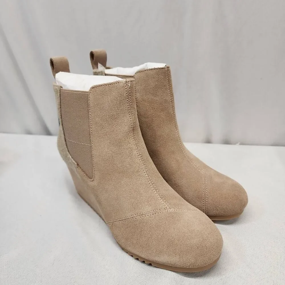NWT TOMS Bailey Wedge Ankle Booties Warm Taupe Suede Winter Woven Size 8